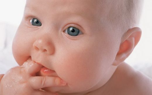 Bebeklerde Reflü Belirtileri ve Tedavisi